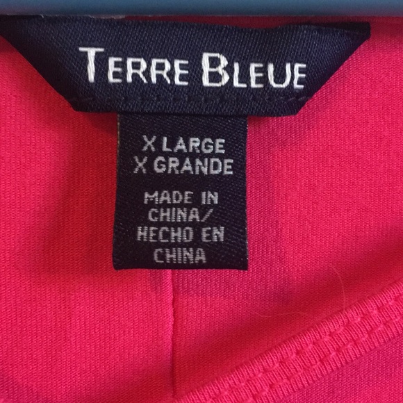 Hot pink top with a crisscross neckline - Picture 2 of 5